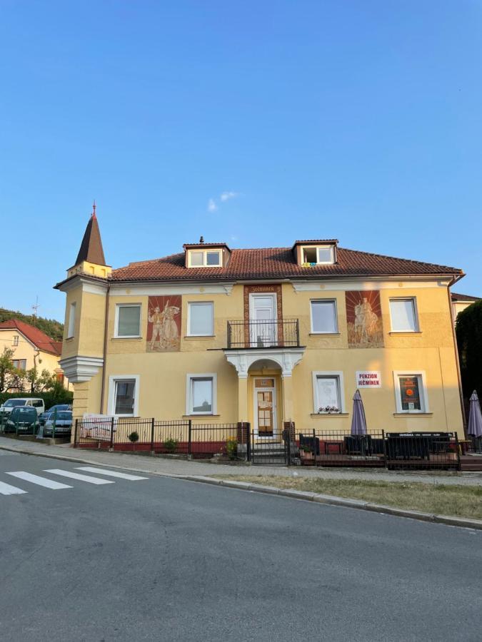 Penzion Jecminek Luhačovice Buitenkant foto